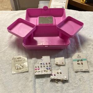 Caboodles Pink Plastic Jewelry Organizer Box with Mirror and earrings